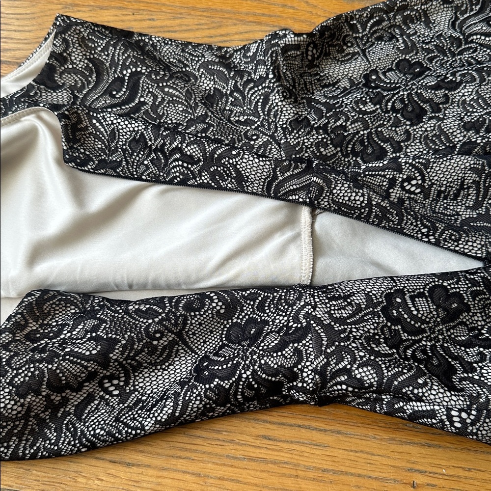Express Black and White Patterned Mini Dress - Picture 7 of 8